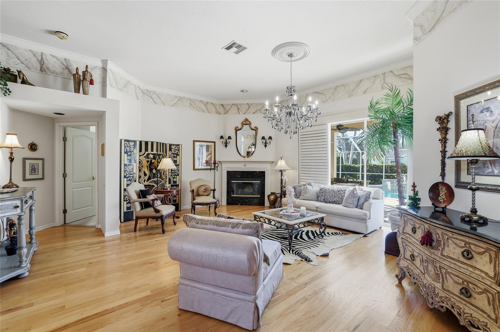 CARLYLE - Residential