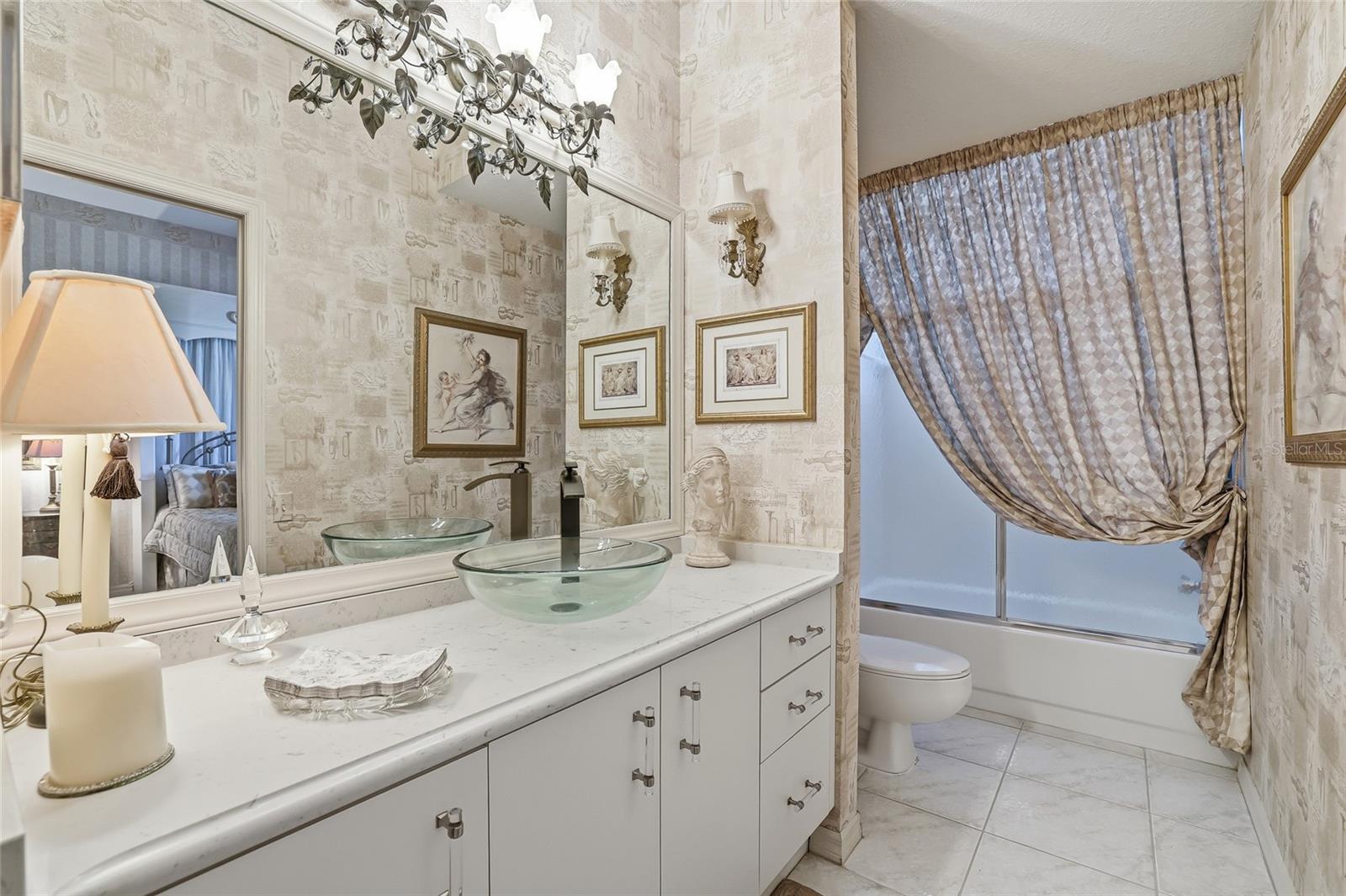 CARLYLE - Residential