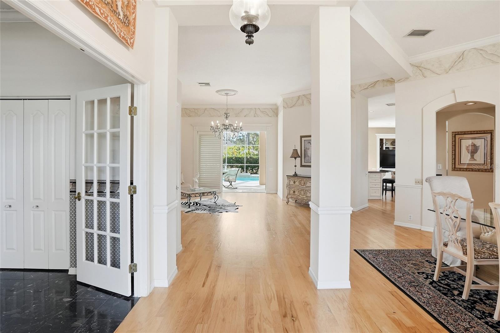 4092 CARLYLE LAKES BOULEVARD