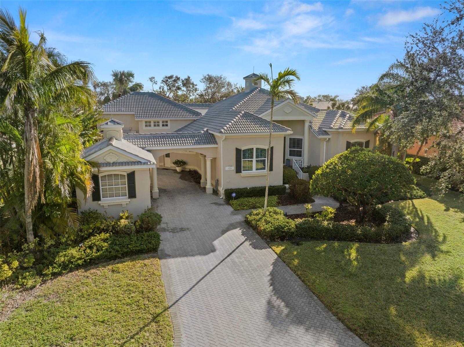 1724 AMBERWYND CIRCLE W