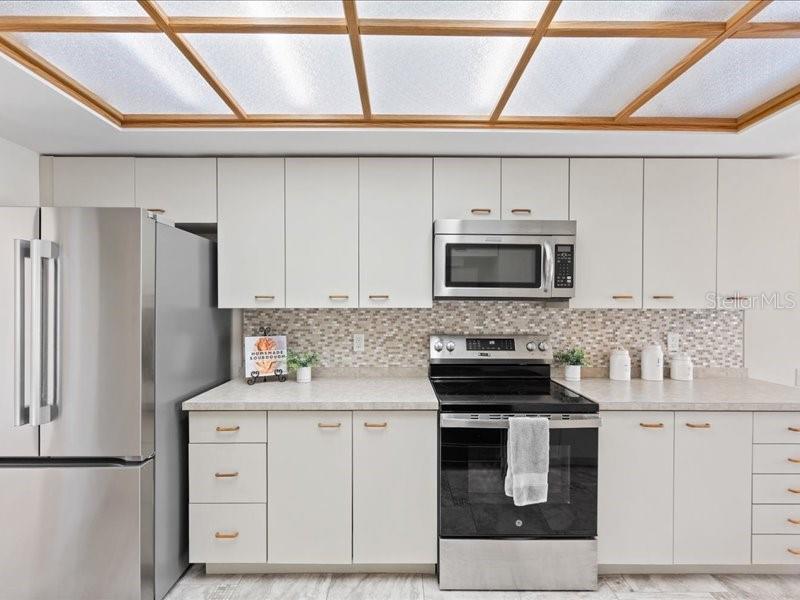 LAKESHORE VILLAGE AT WOODFIELD - Residential