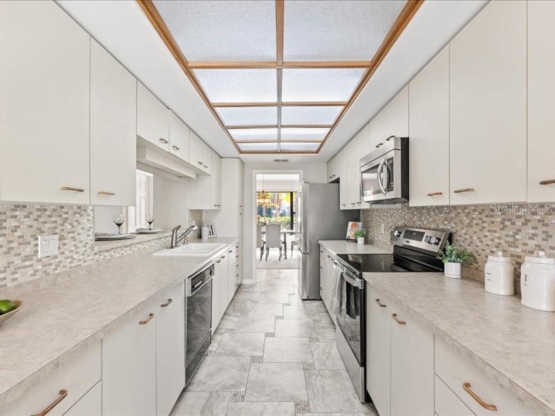 LAKESHORE VILLAGE AT WOODFIELD - Residential