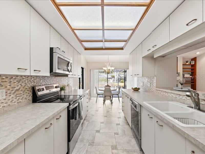 LAKESHORE VILLAGE AT WOODFIELD - Residential