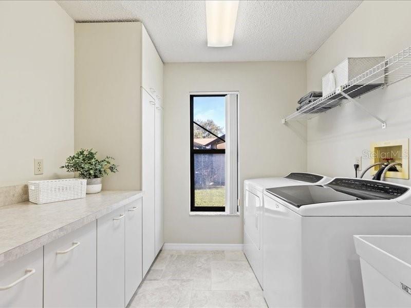 LAKESHORE VILLAGE AT WOODFIELD - Residential