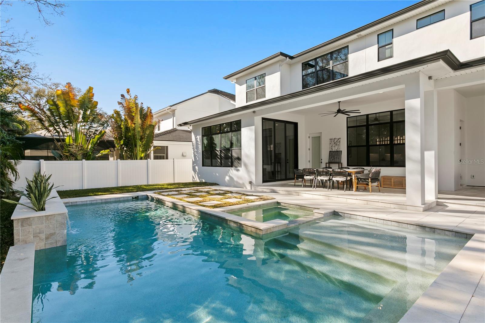 4304 W JETTON AVENUE