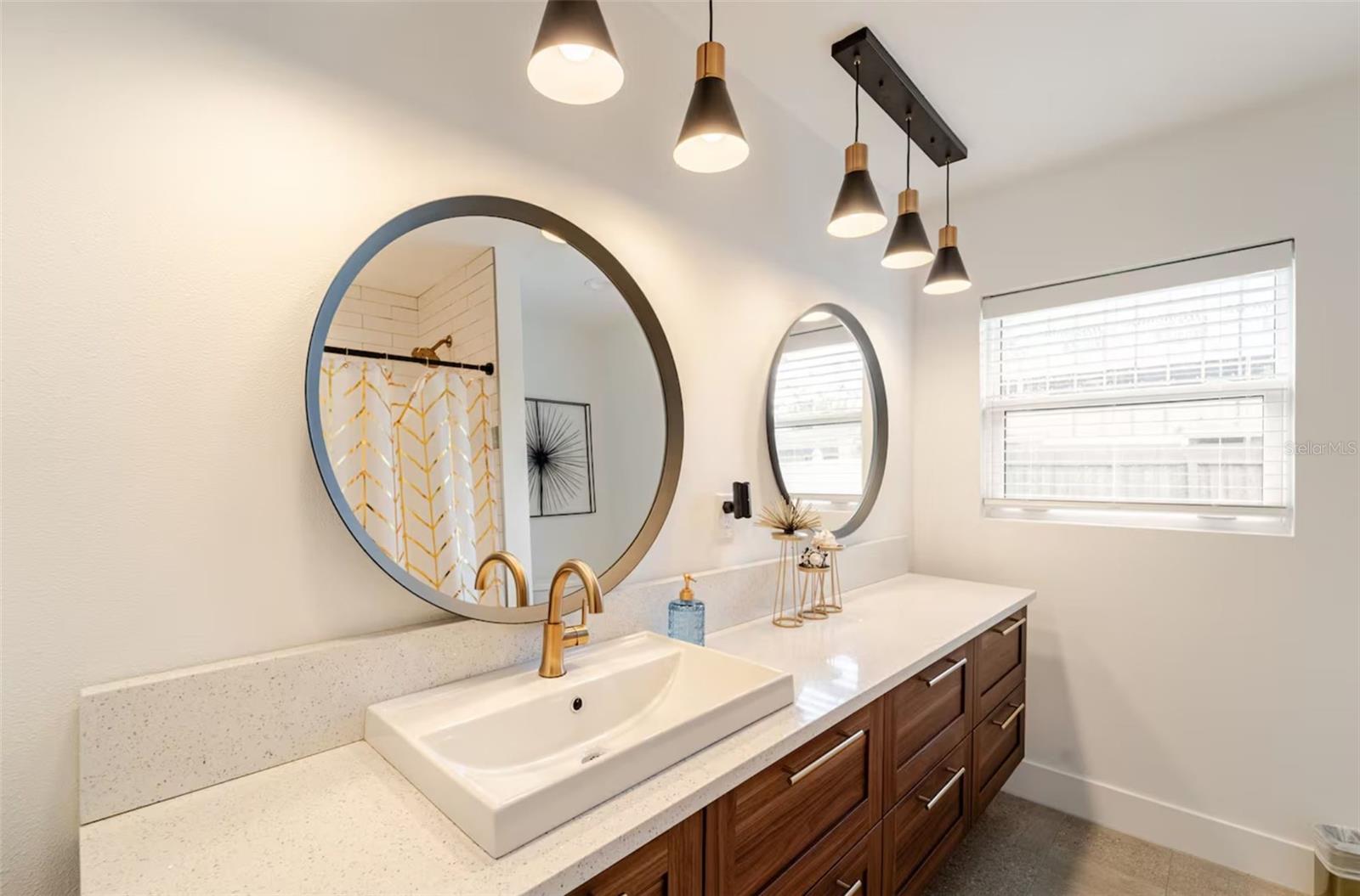 SARABAY HARBOUR UNIT ONE - Residential Lease