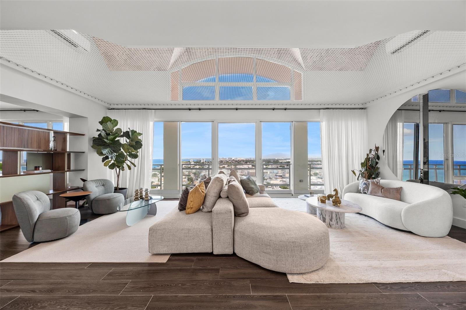 20 CALLE CARRION COURT PH 1701