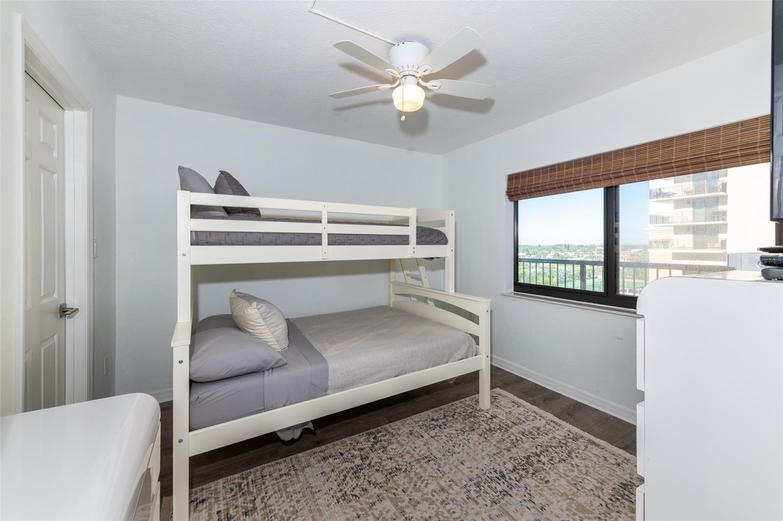 Sunrise Condo - Residential