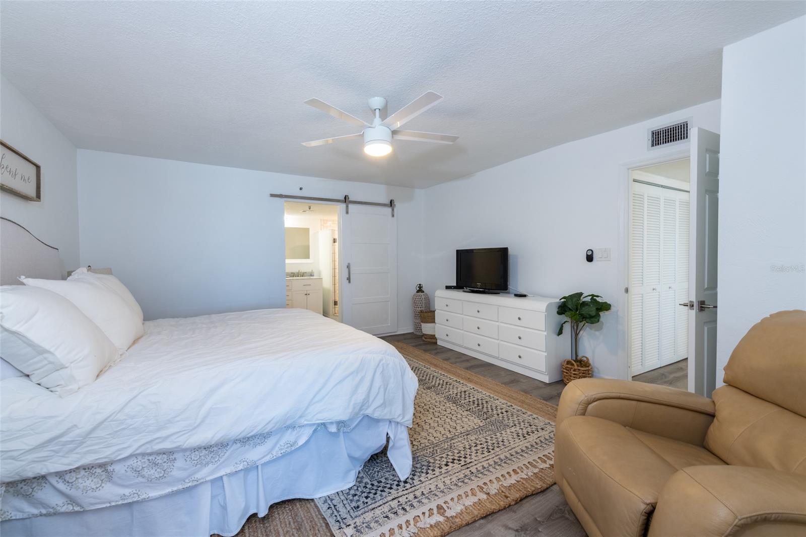 Sunrise Condo - Residential