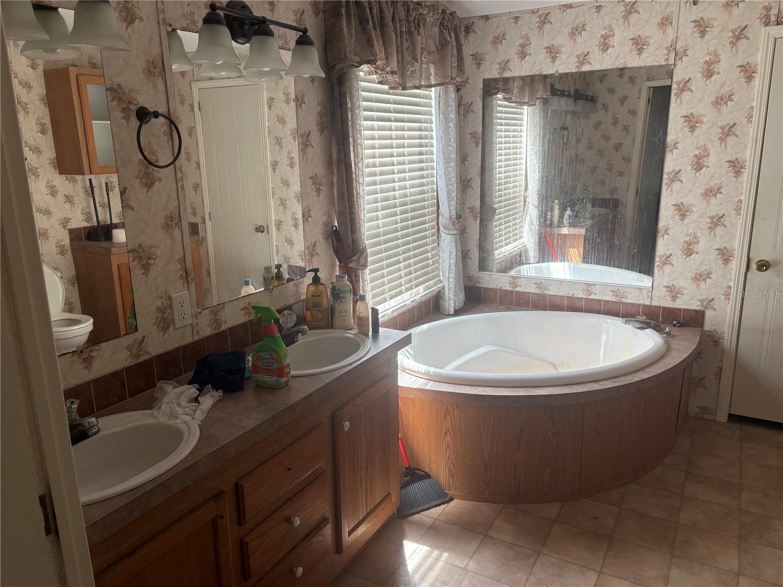 LAKE ASHBY ESTATES UNREC - Residential