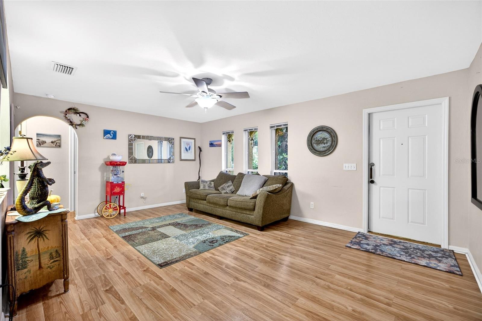 339 W MARIANA AVENUE