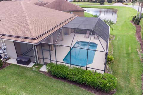 A home in LAKE WALES