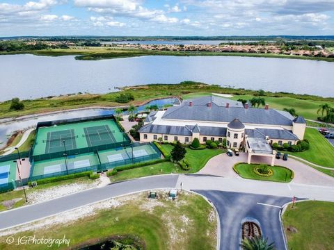 A home in LAKE WALES