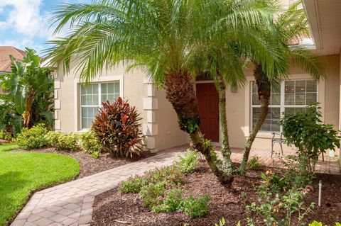 A home in LAKE WALES