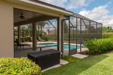 A home in LAKE WALES