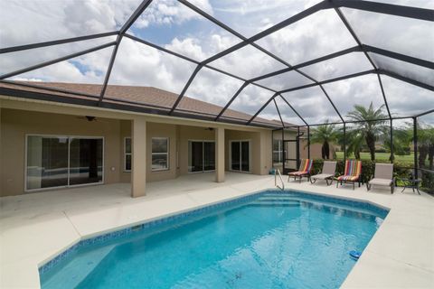 A home in LAKE WALES