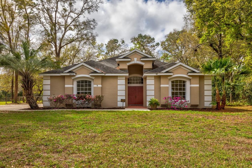 Photo of 24520 Rolling Oak Road, Sorrento, FL 32776 (MLS # G5109104)