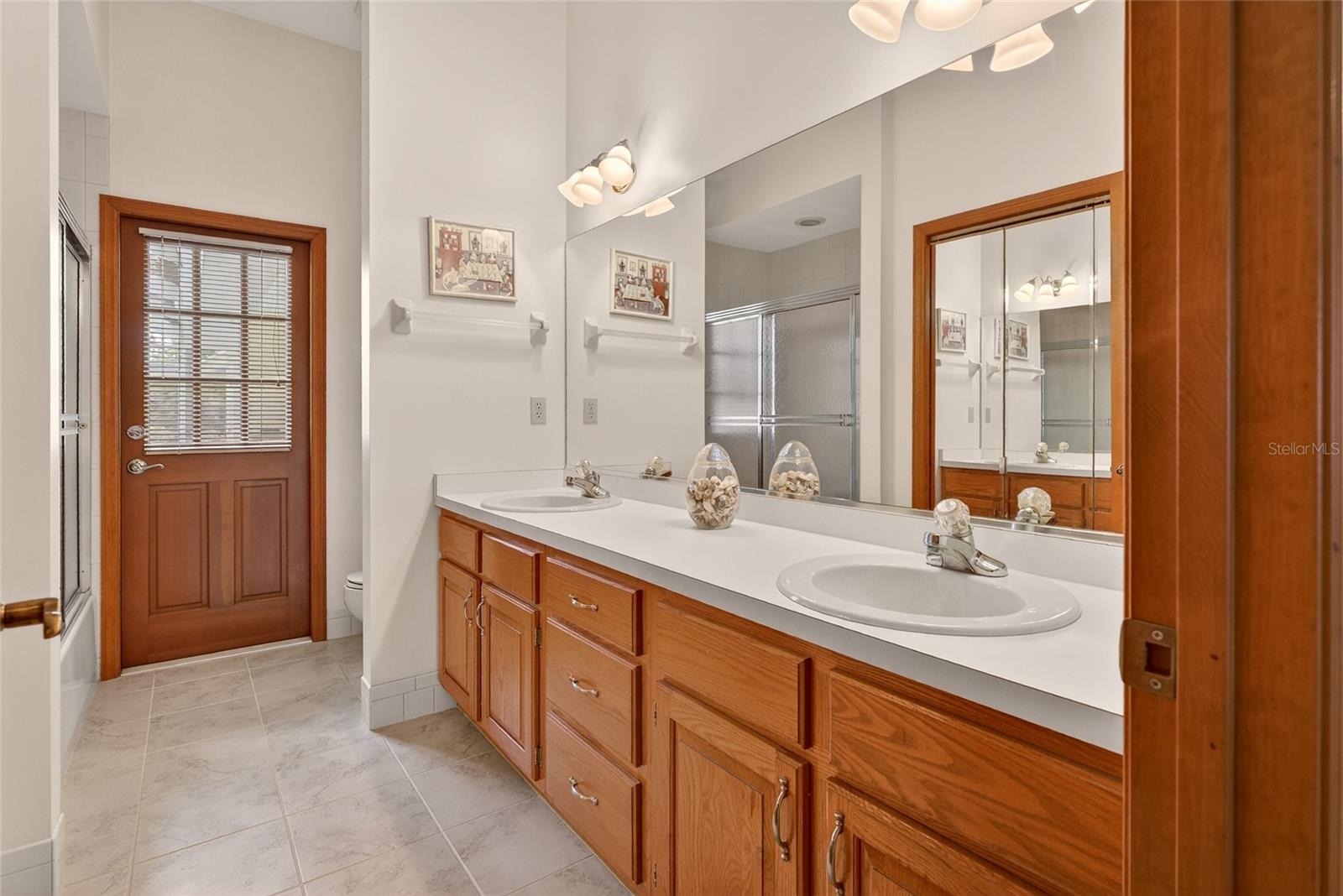 HUNTERS TRACE - Residential