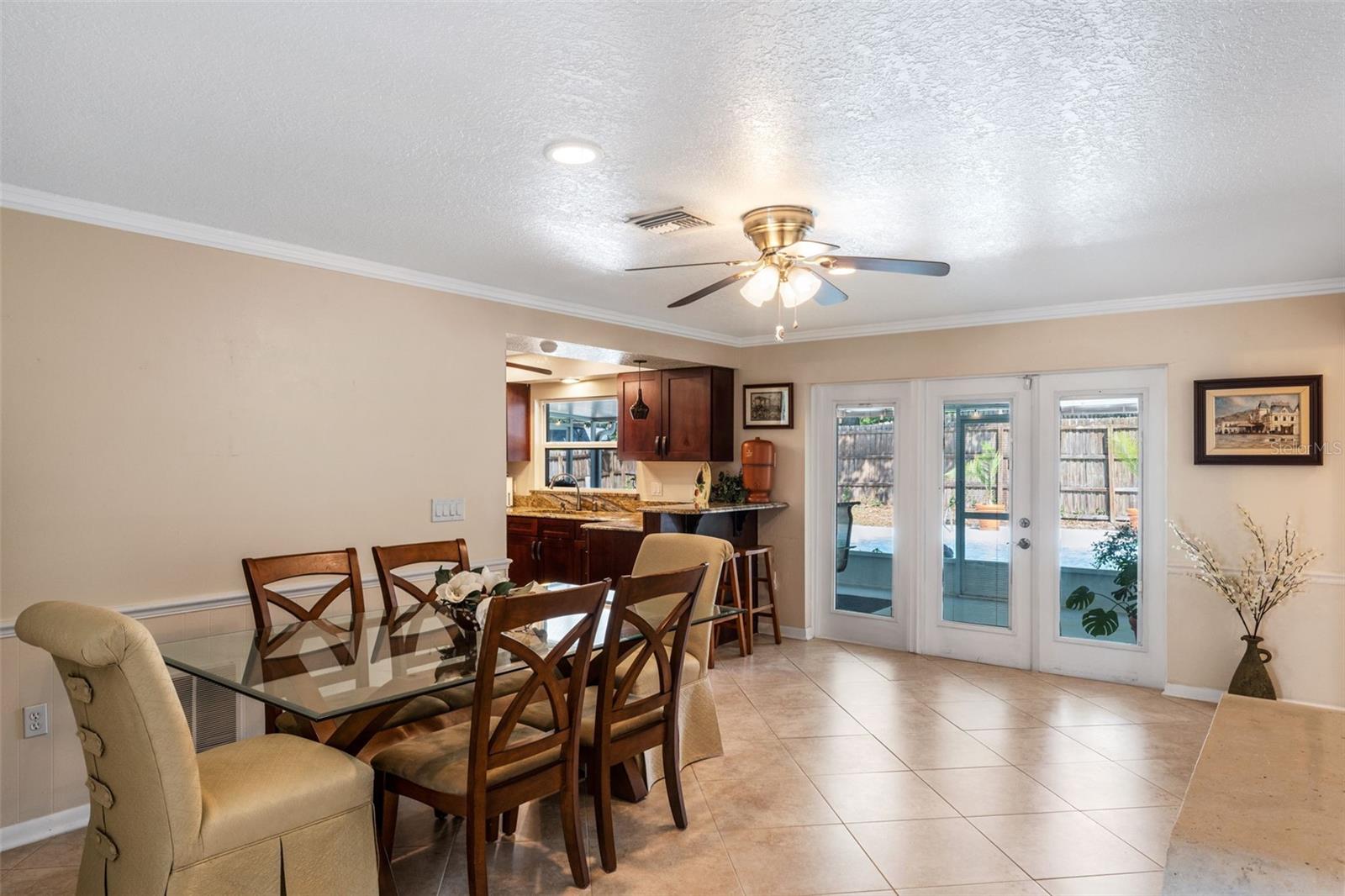 611 GREEN BRIAR BOULEVARD