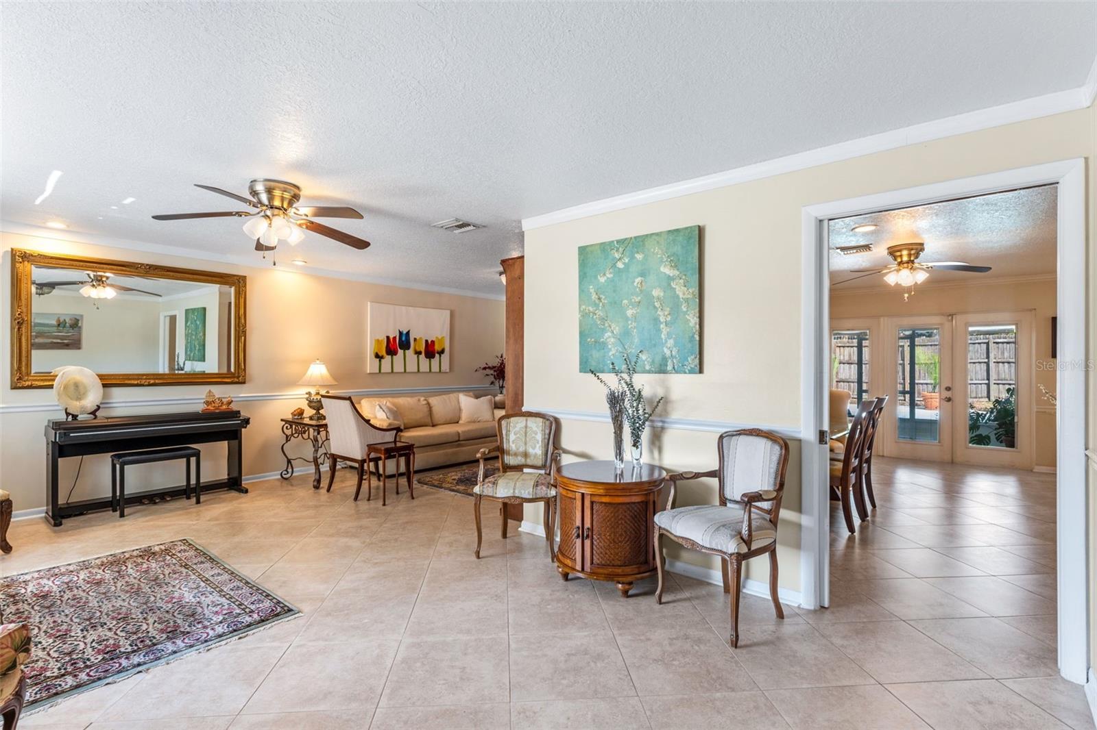 611 GREEN BRIAR BOULEVARD