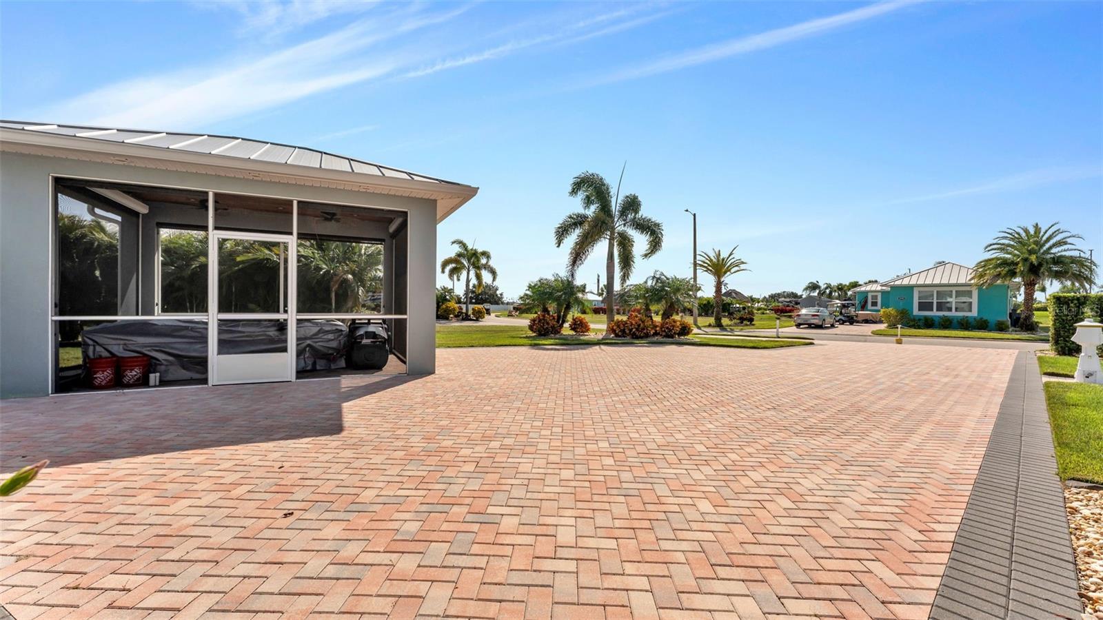 BAY LAKE RESIDENCE - Land