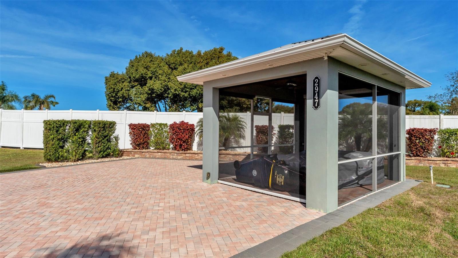 BAY LAKE RESIDENCE - Land