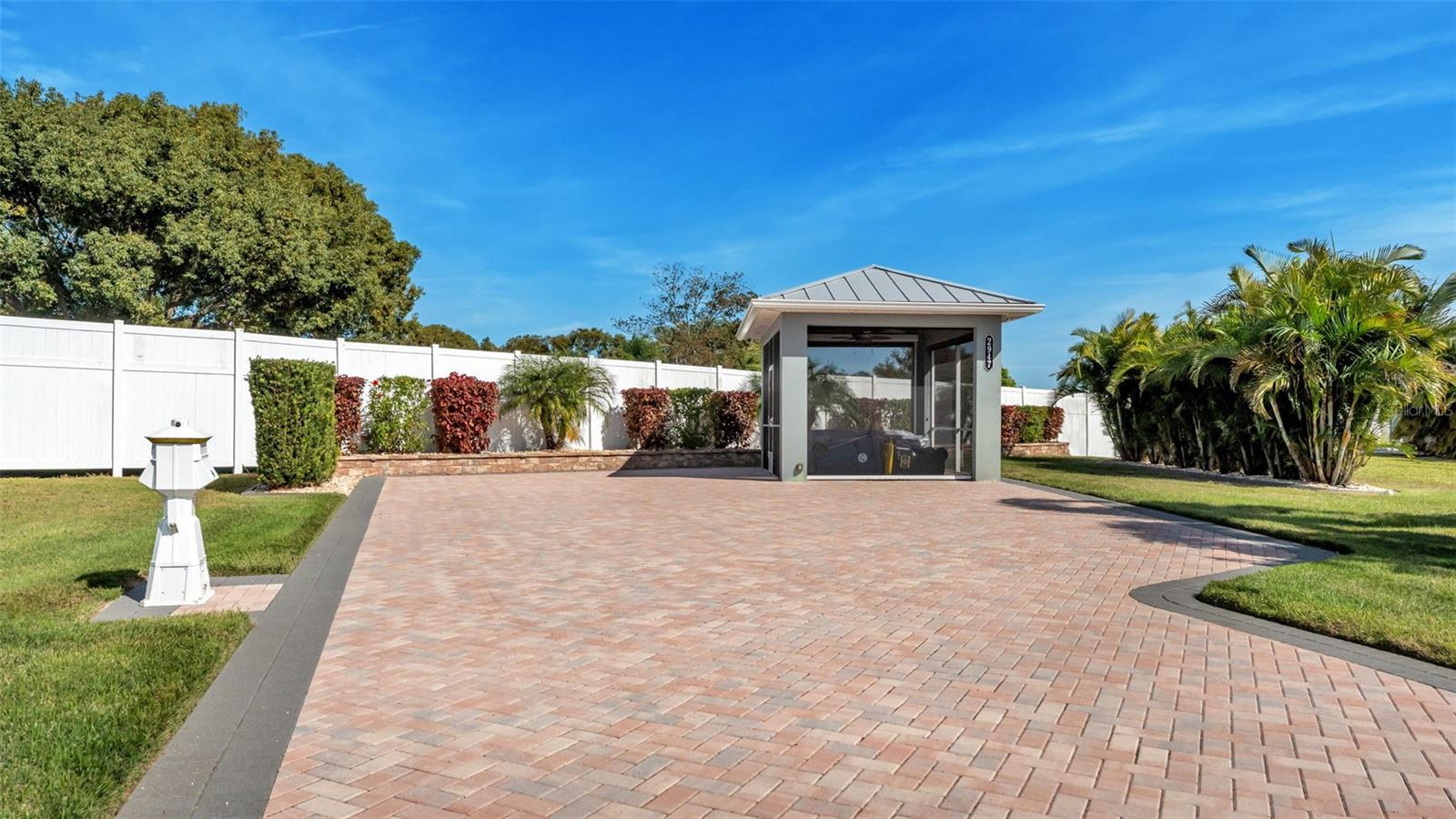 BAY LAKE RESIDENCE - Land