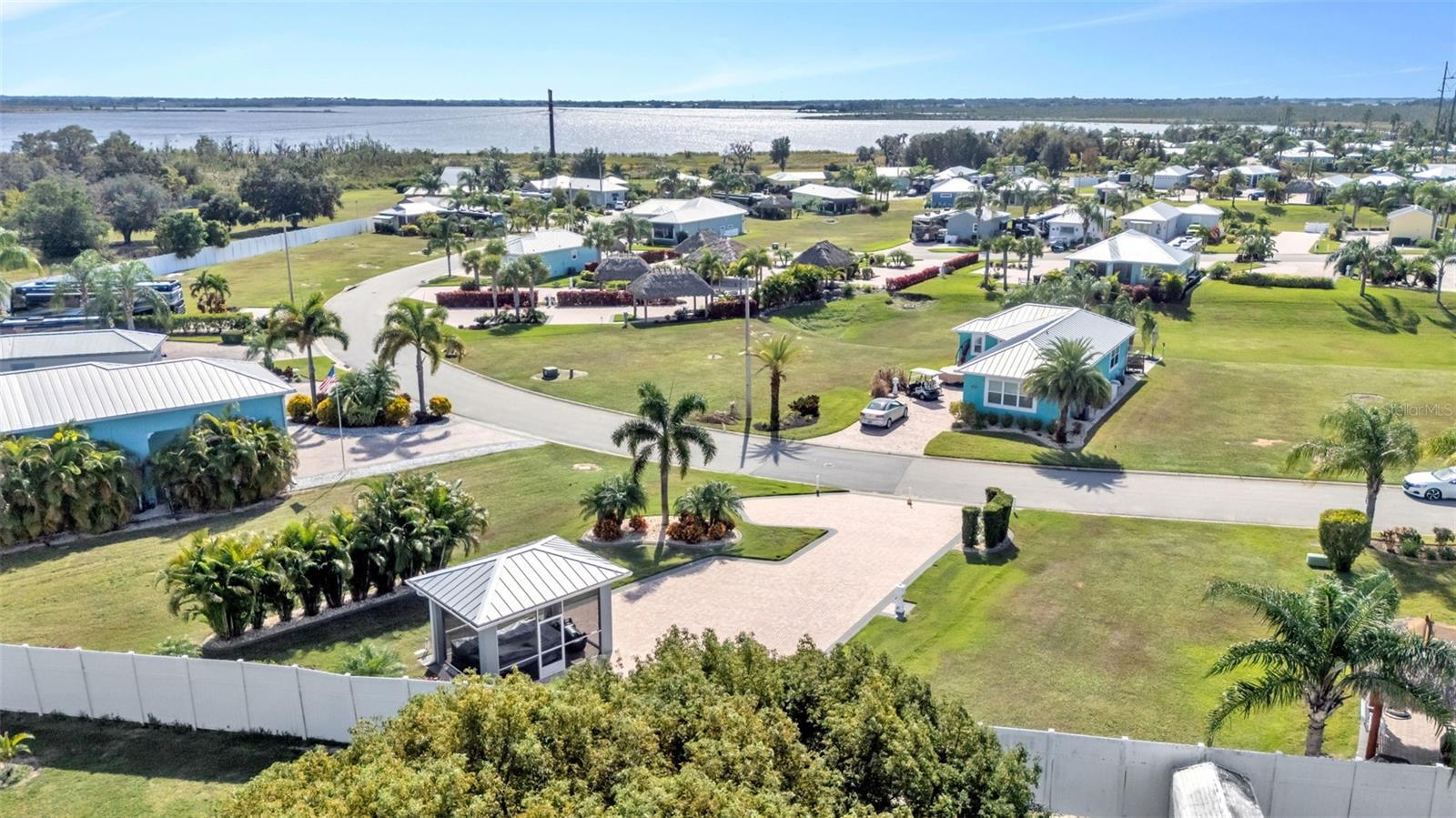 BAY LAKE RESIDENCE - Land