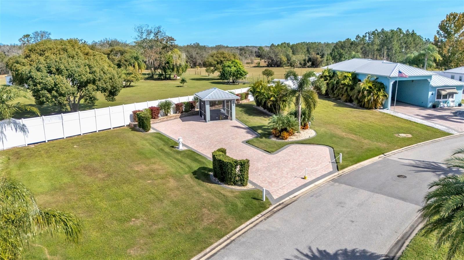 BAY LAKE RESIDENCE - Land