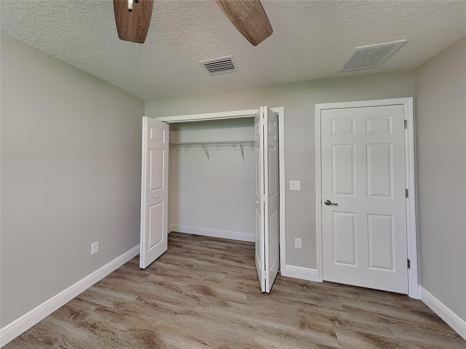 CITRUS SPGS UNIT 04 - Residential Lease