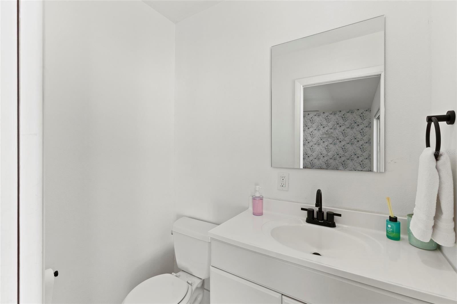 VILLAGE GREEN OF BRADENTON UN C - Residential