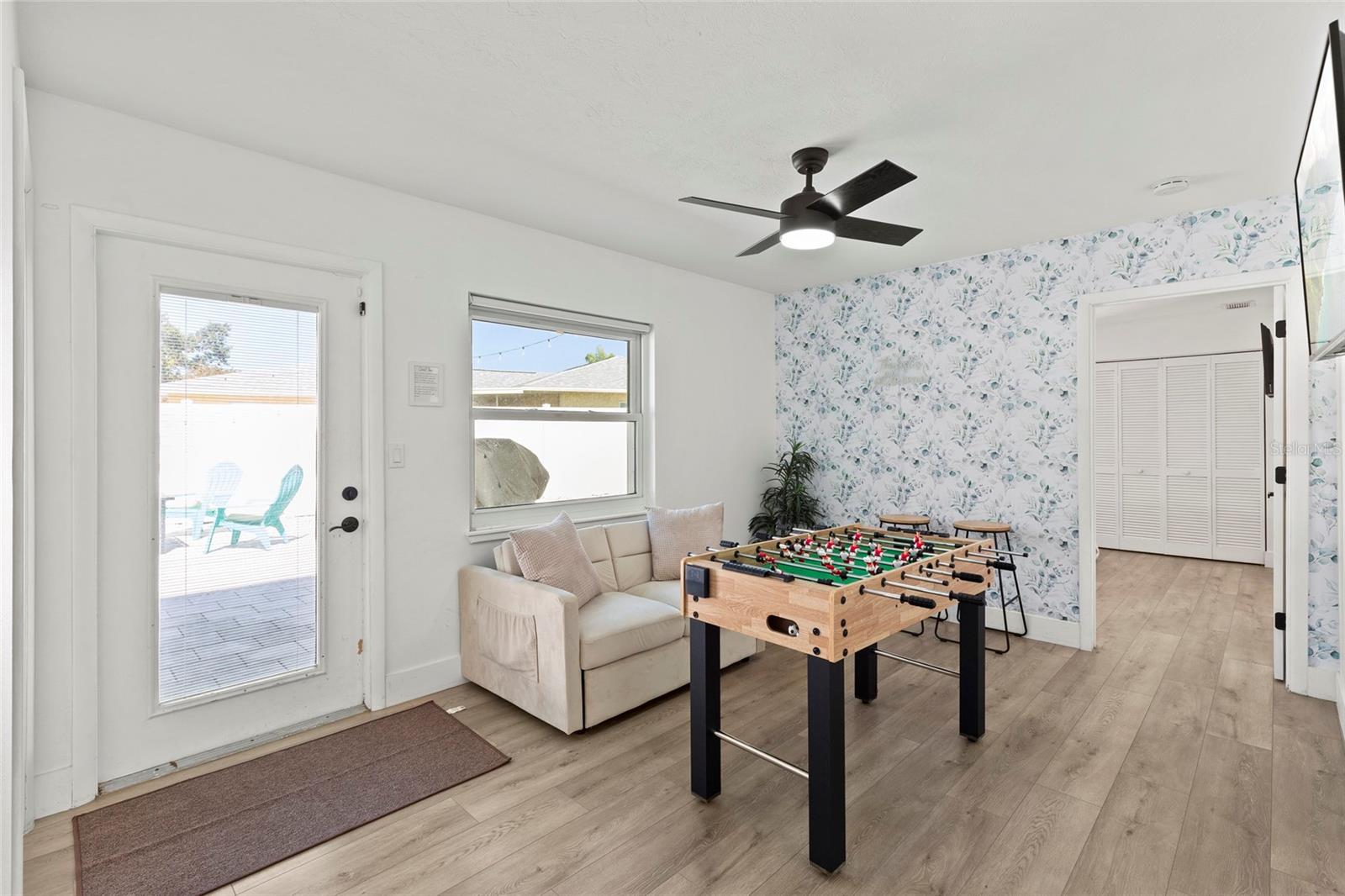 VILLAGE GREEN OF BRADENTON UN C - Residential