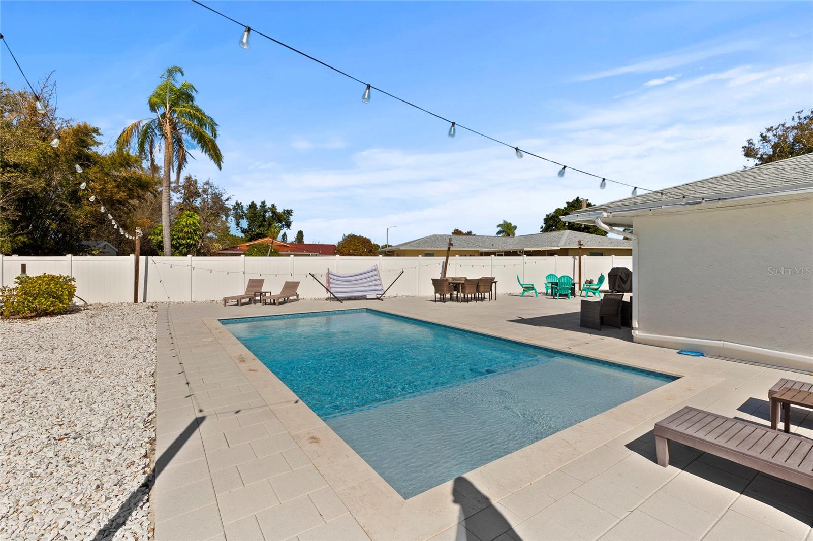 VILLAGE GREEN OF BRADENTON UN C - Residential