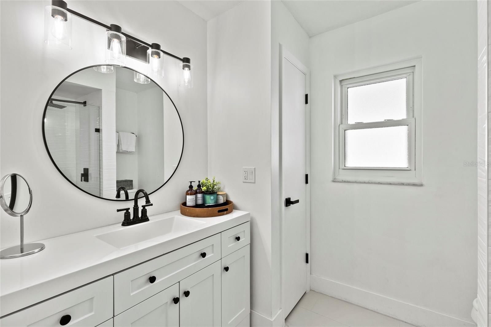 VILLAGE GREEN OF BRADENTON UN C - Residential