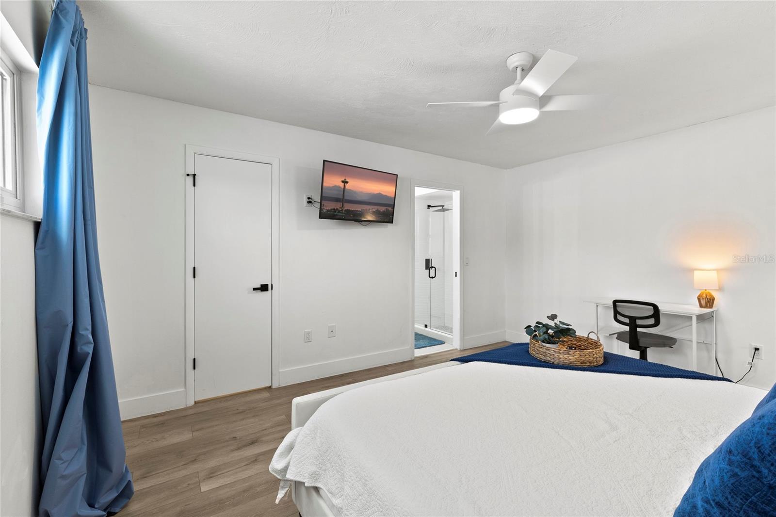 VILLAGE GREEN OF BRADENTON UN C - Residential