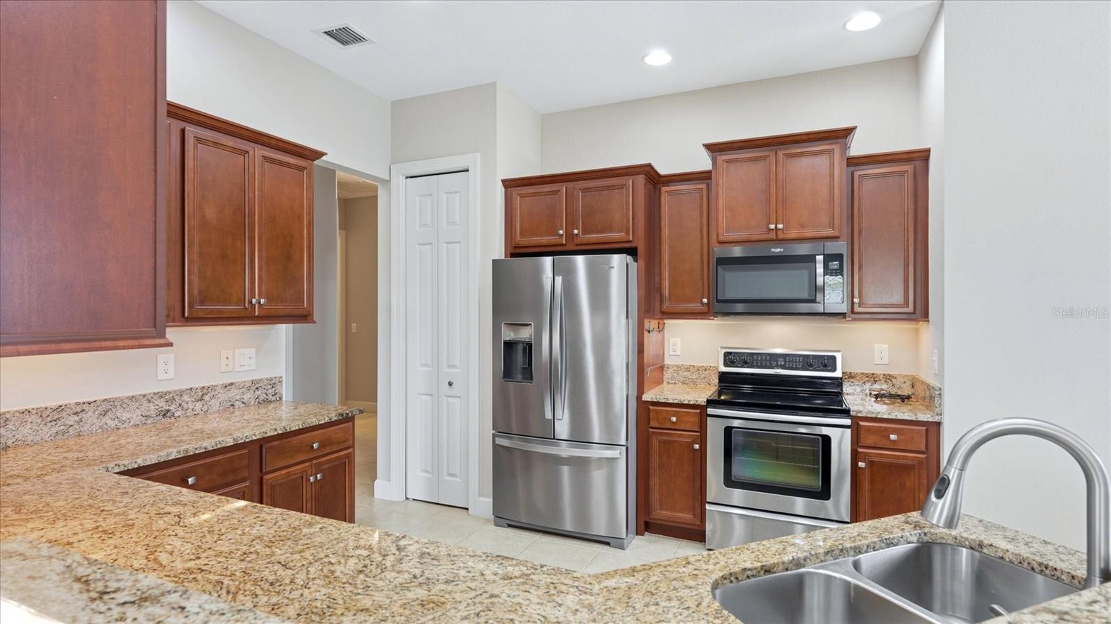 RIVERWOOD - Residential