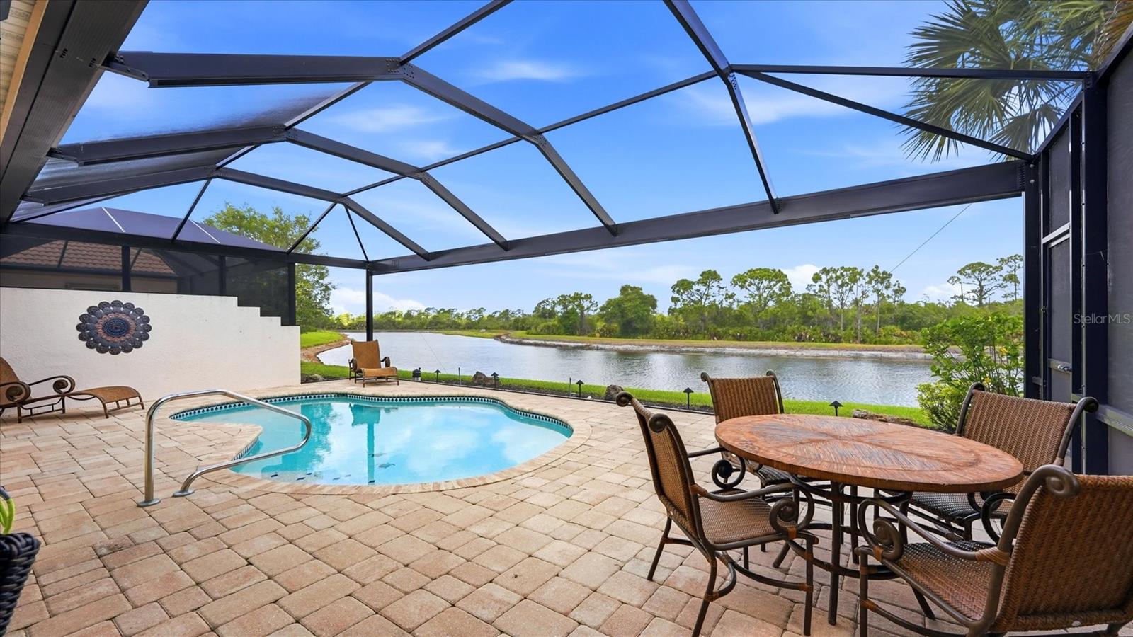 RIVERWOOD - Residential