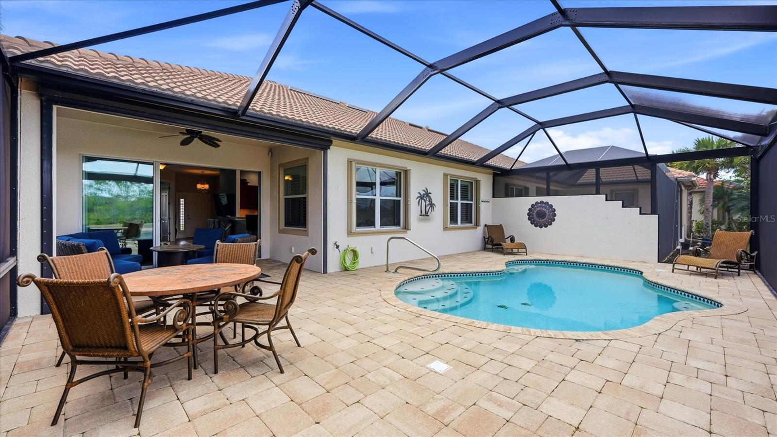 RIVERWOOD - Residential