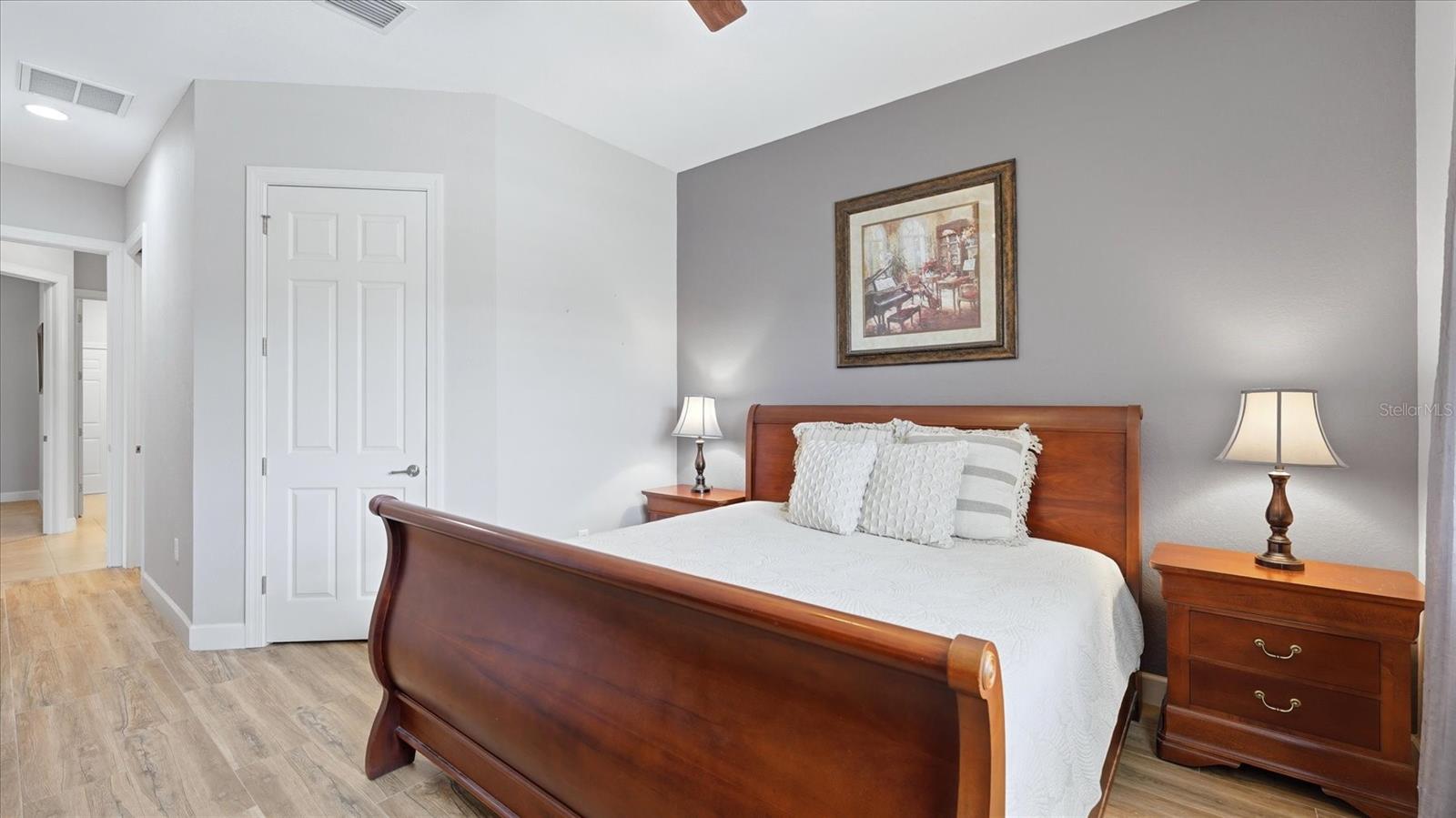 RIVERWOOD - Residential