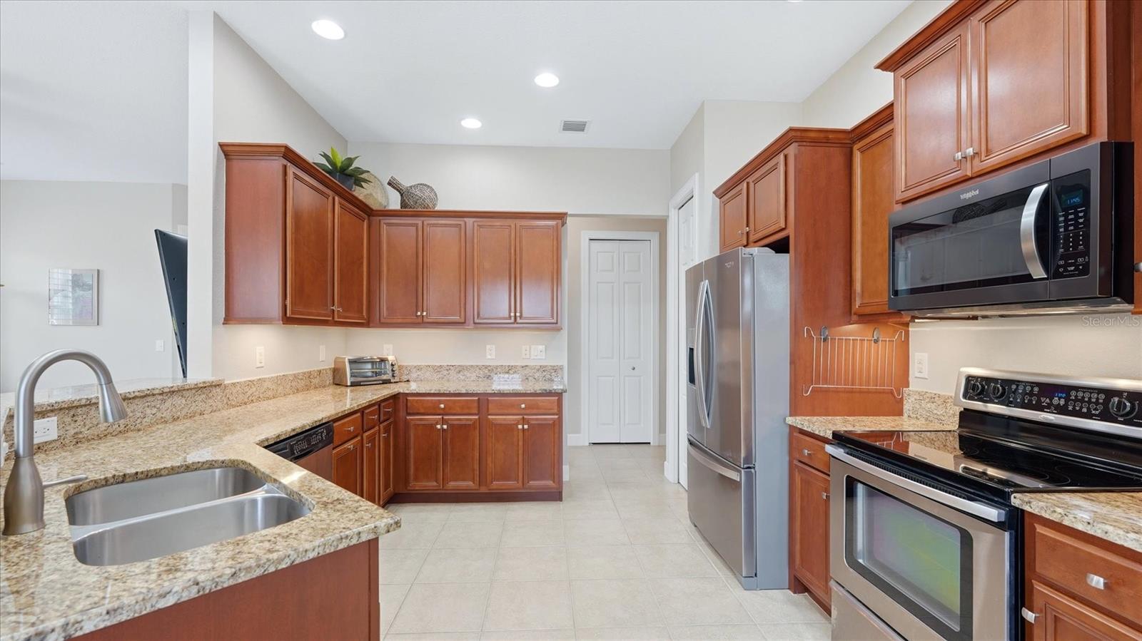 RIVERWOOD - Residential