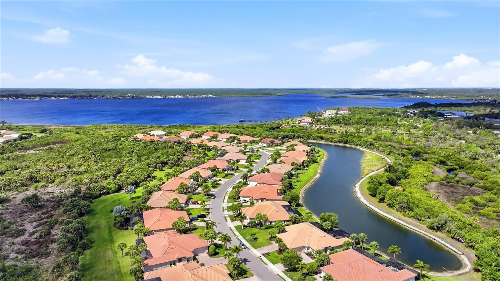 RIVERWOOD - Residential