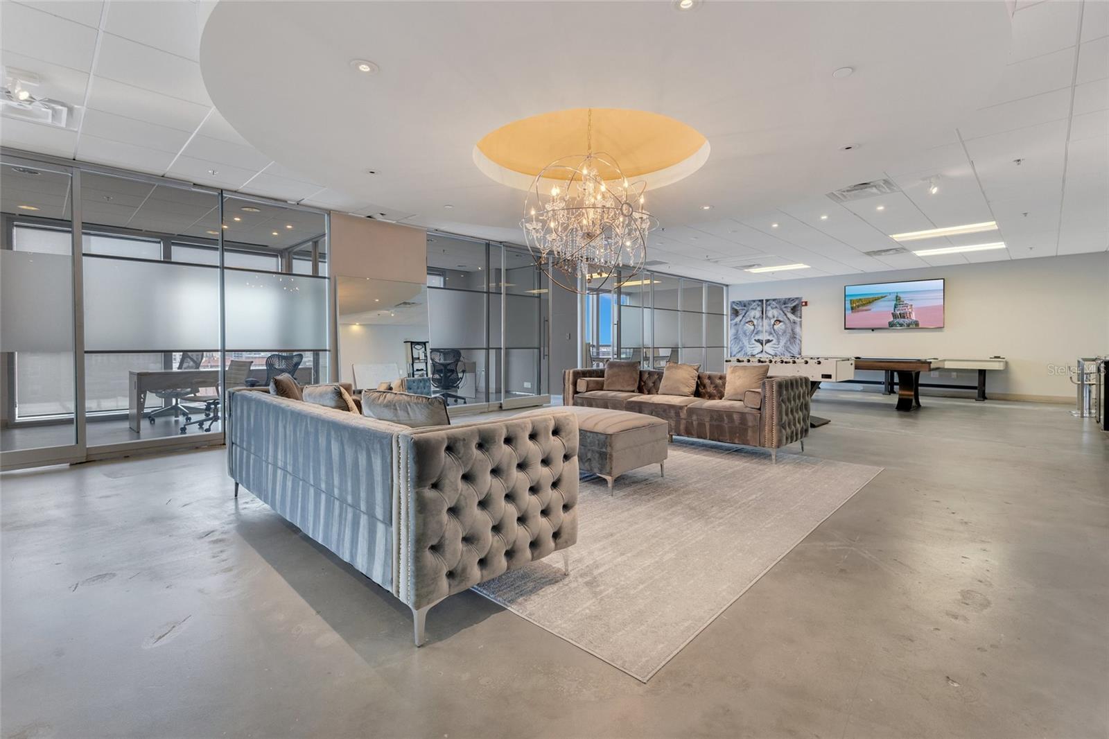 121 S ORANGE AVENUE 850/880