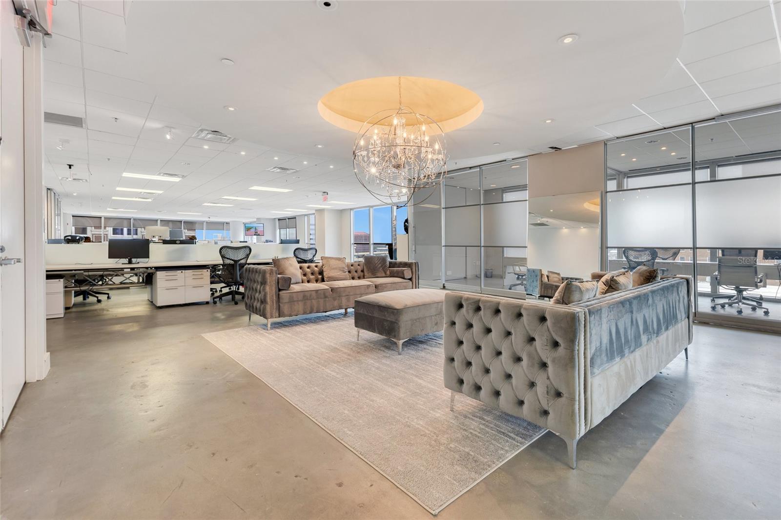 121 S ORANGE AVENUE 850/880
