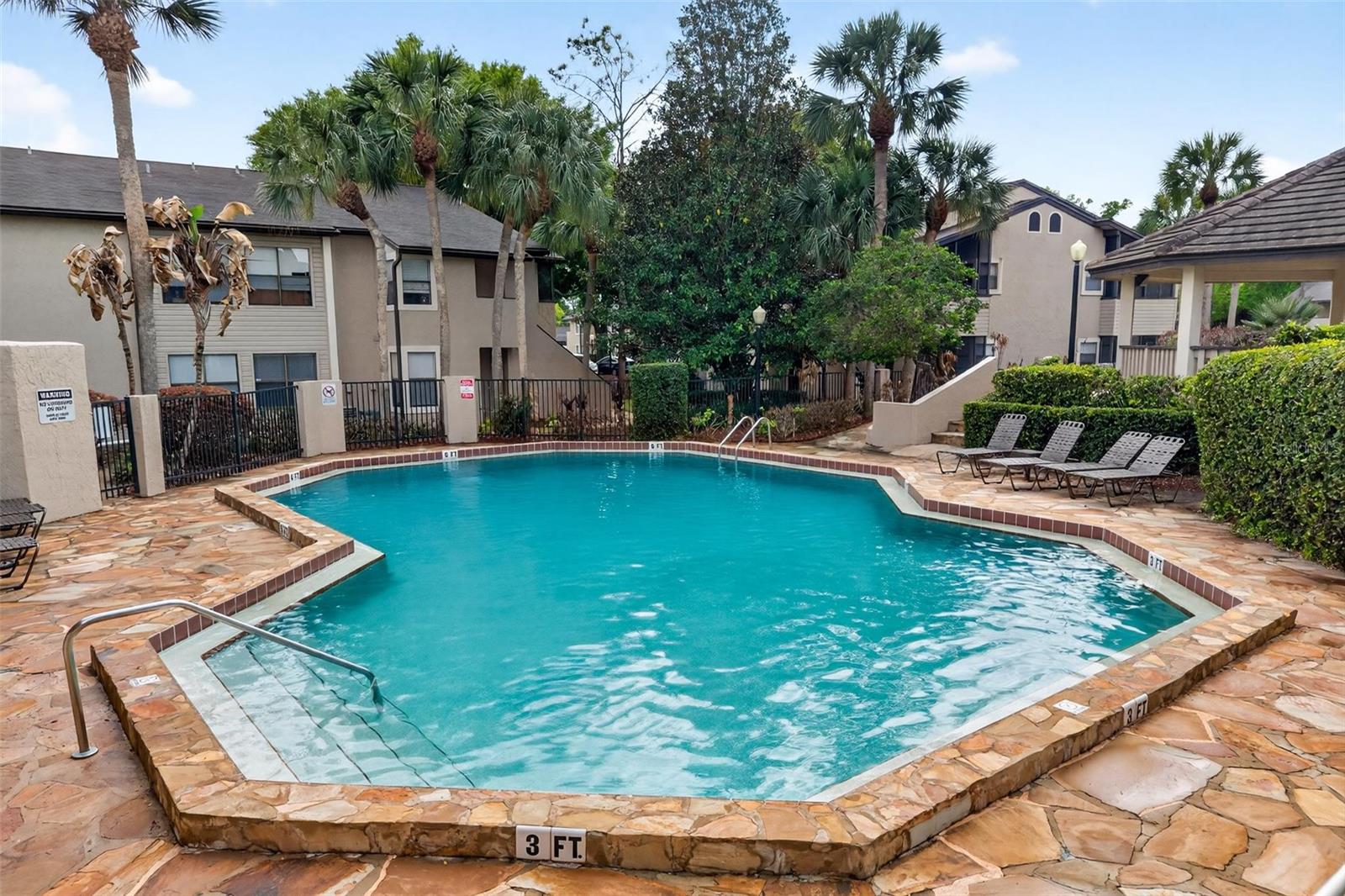 PARKVIEW VILLAGE CONDOMINIUM - Residential