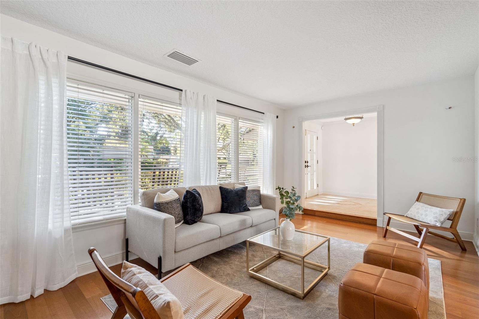 221 WHITE OAK CIRCLE