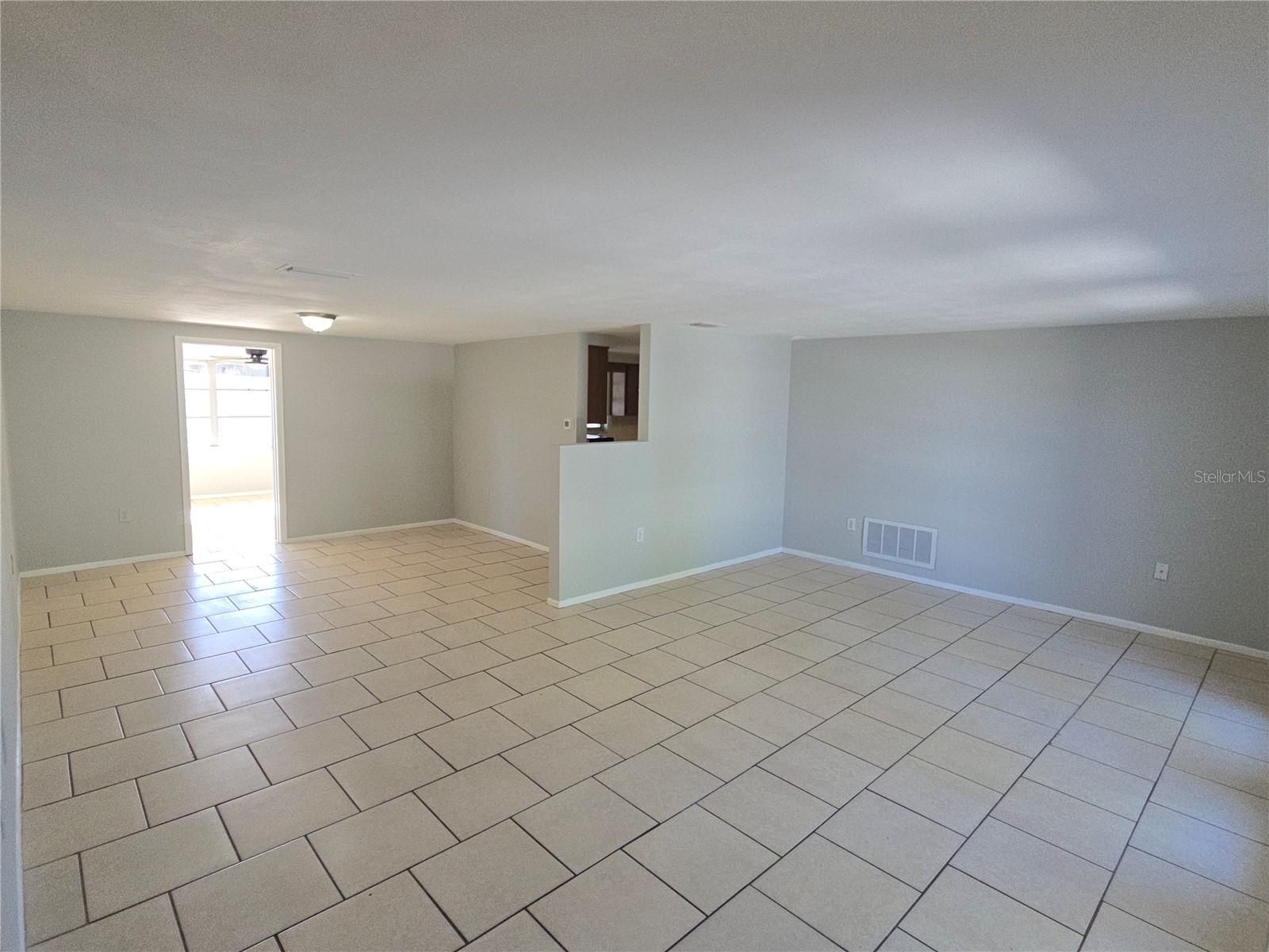 11014 TAMARIX AVENUE