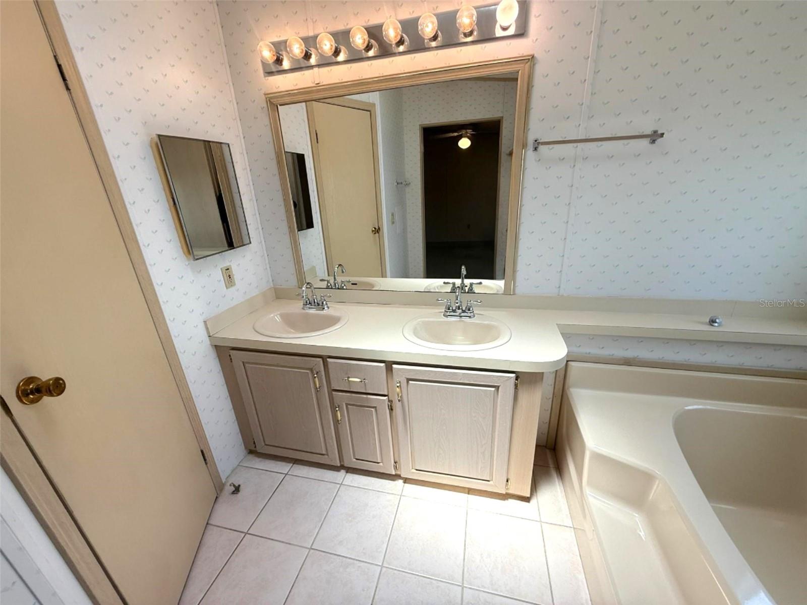 HARBOR ISLES PH 5 - Residential