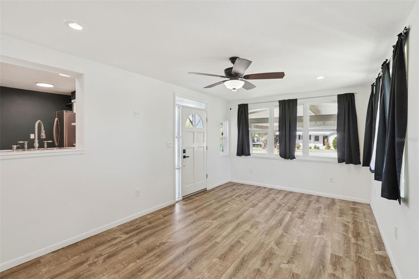 822 POINSETTIA DRIVE