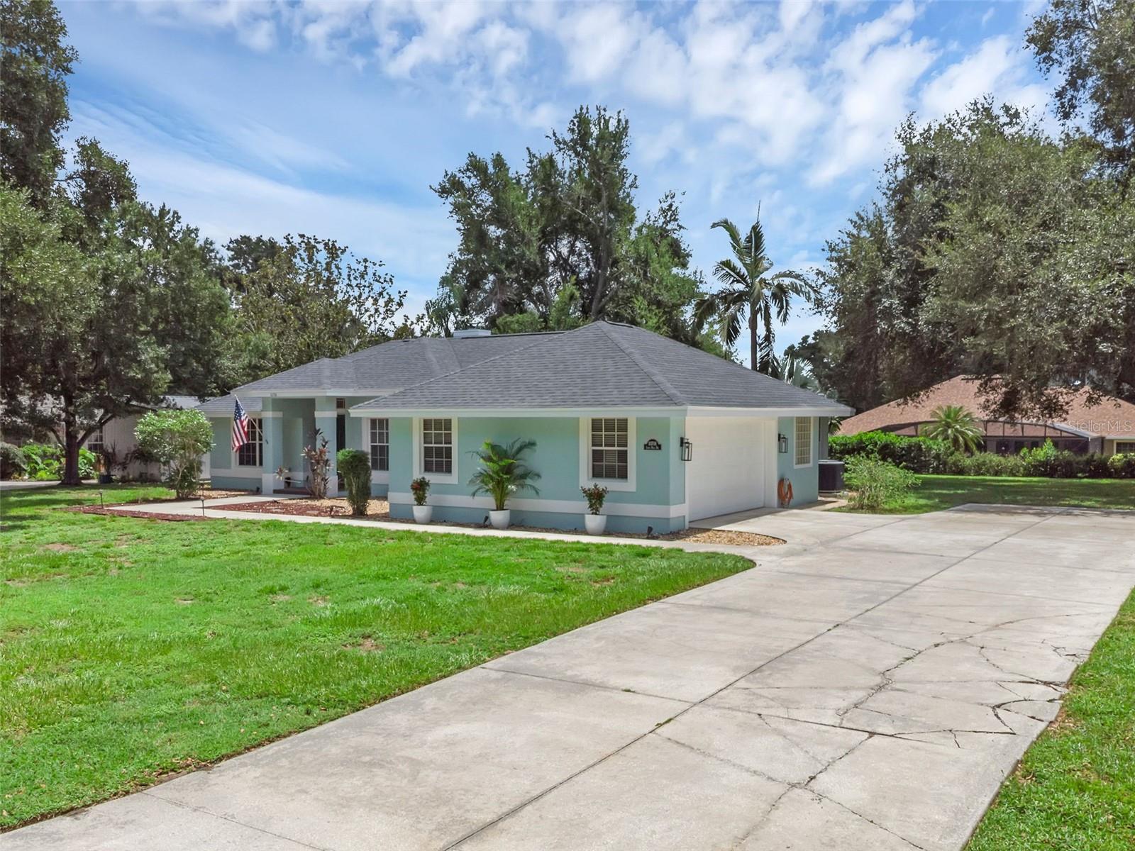10708 LAKE HILL DRIVE