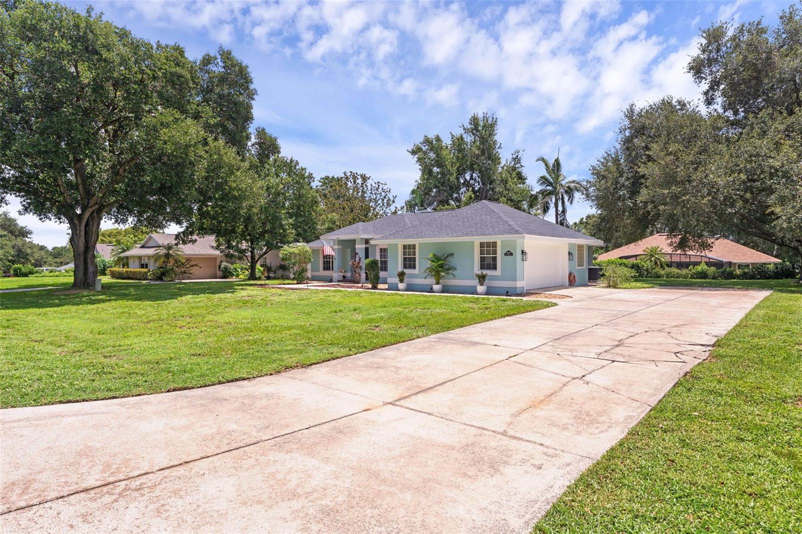 10708 LAKE HILL DRIVE